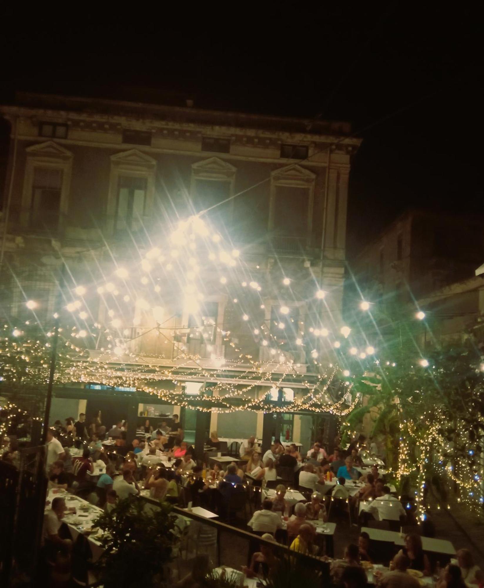 Fikus Apt Relax Castello Ursino Catania Bagian luar foto